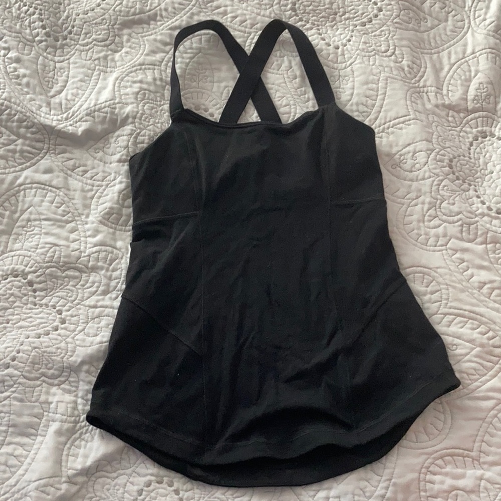 lululemon tanktop built in bra criss cross straps